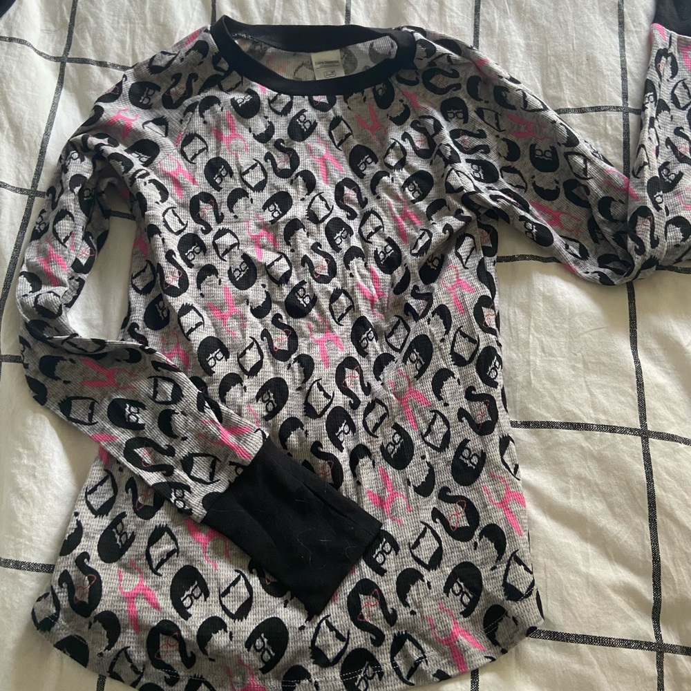 HOT TOPIC bobs burgers pajama shirt